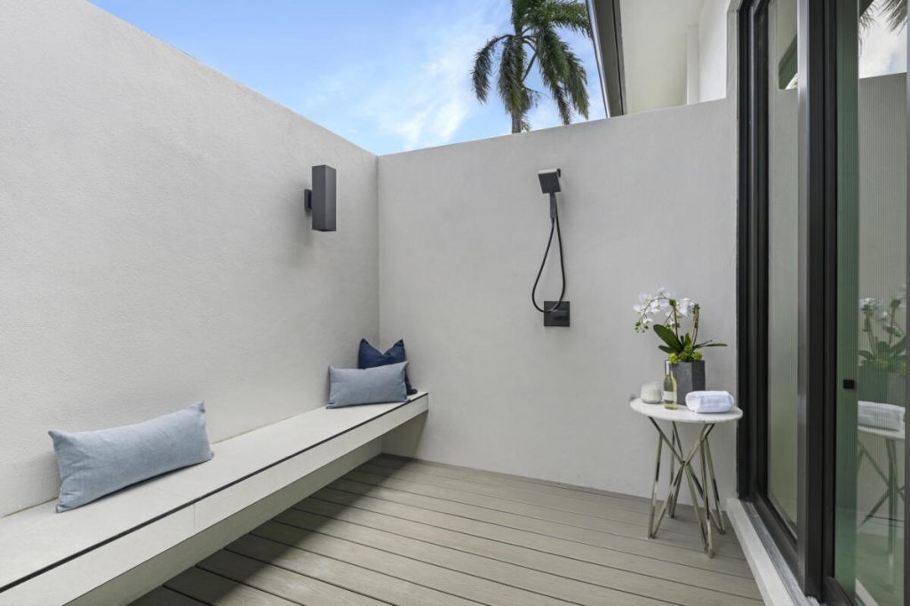 Coconut Palm Estate-Brand New Custom Build — image 16